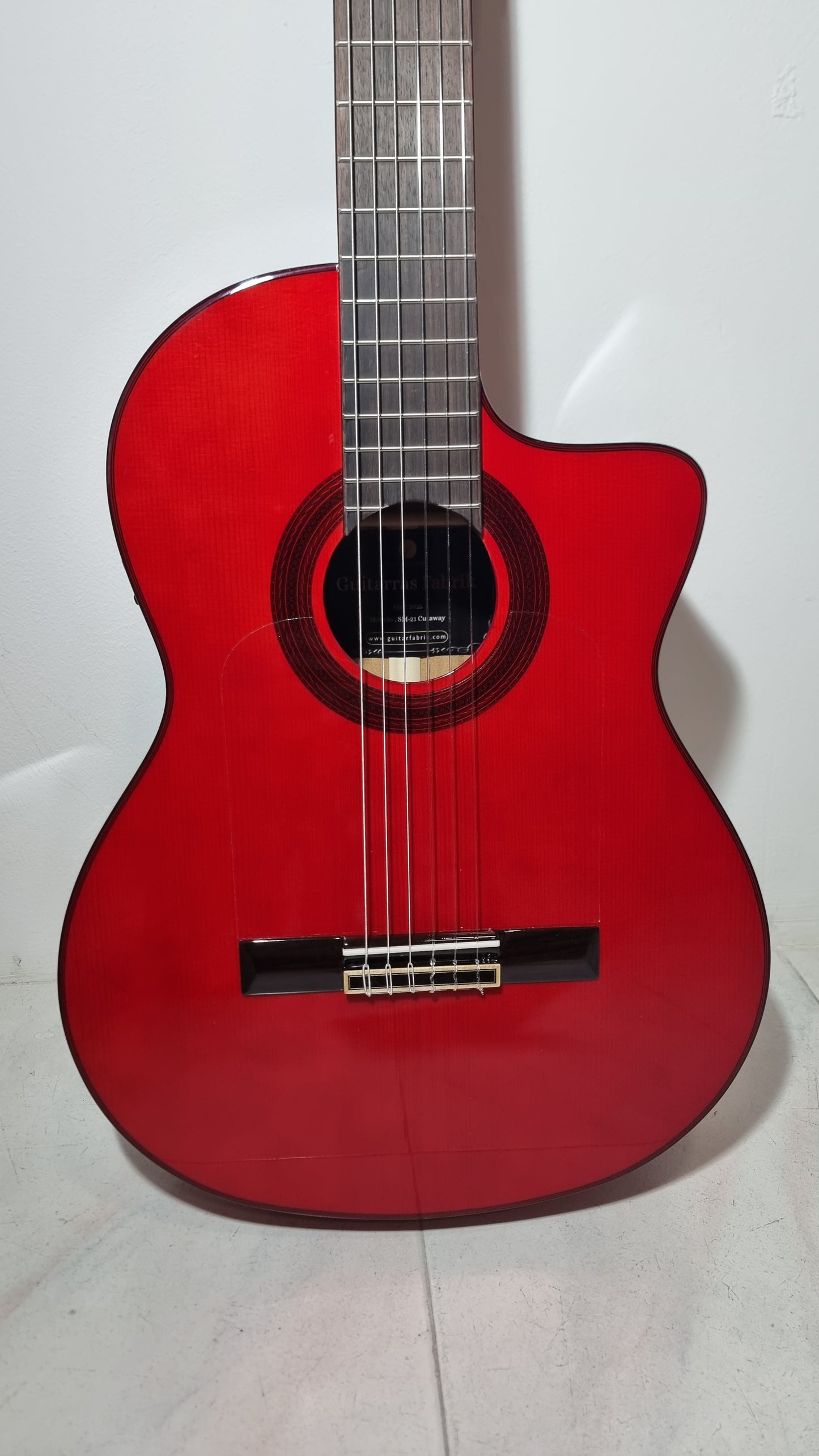 Guitarra Flamenca Modelo SM-21 Cutaway Amplificada