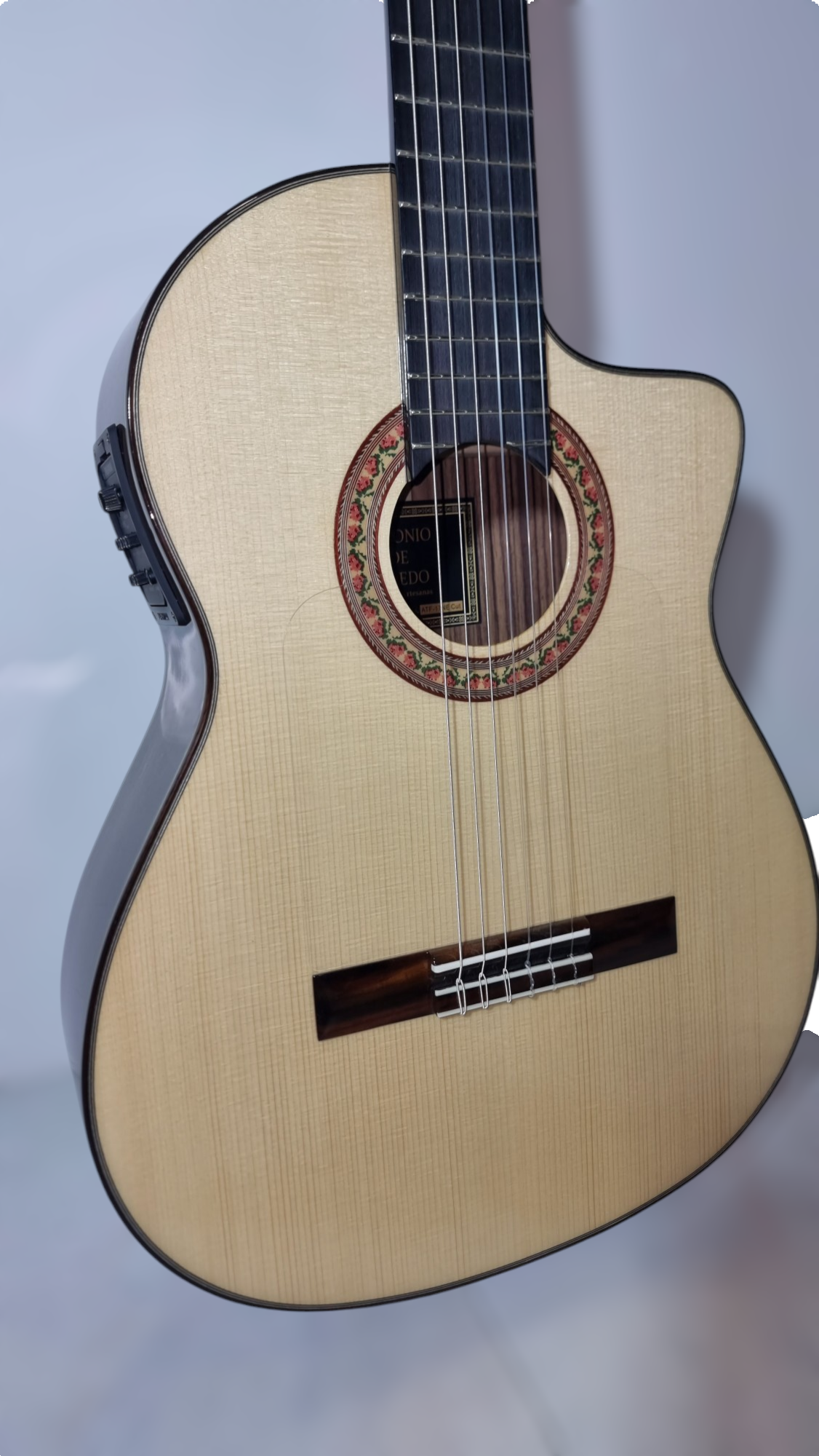 Guitarra Flamenca Antonio de Toledo ATF-17 NE CUT Fishman