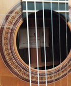 GUITARRA DE PALILLO DE PALOSANTO Y CEDRO