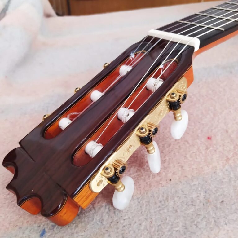 GUITARRA FLAMENCA DE PALO SANTO CHOCOLATE