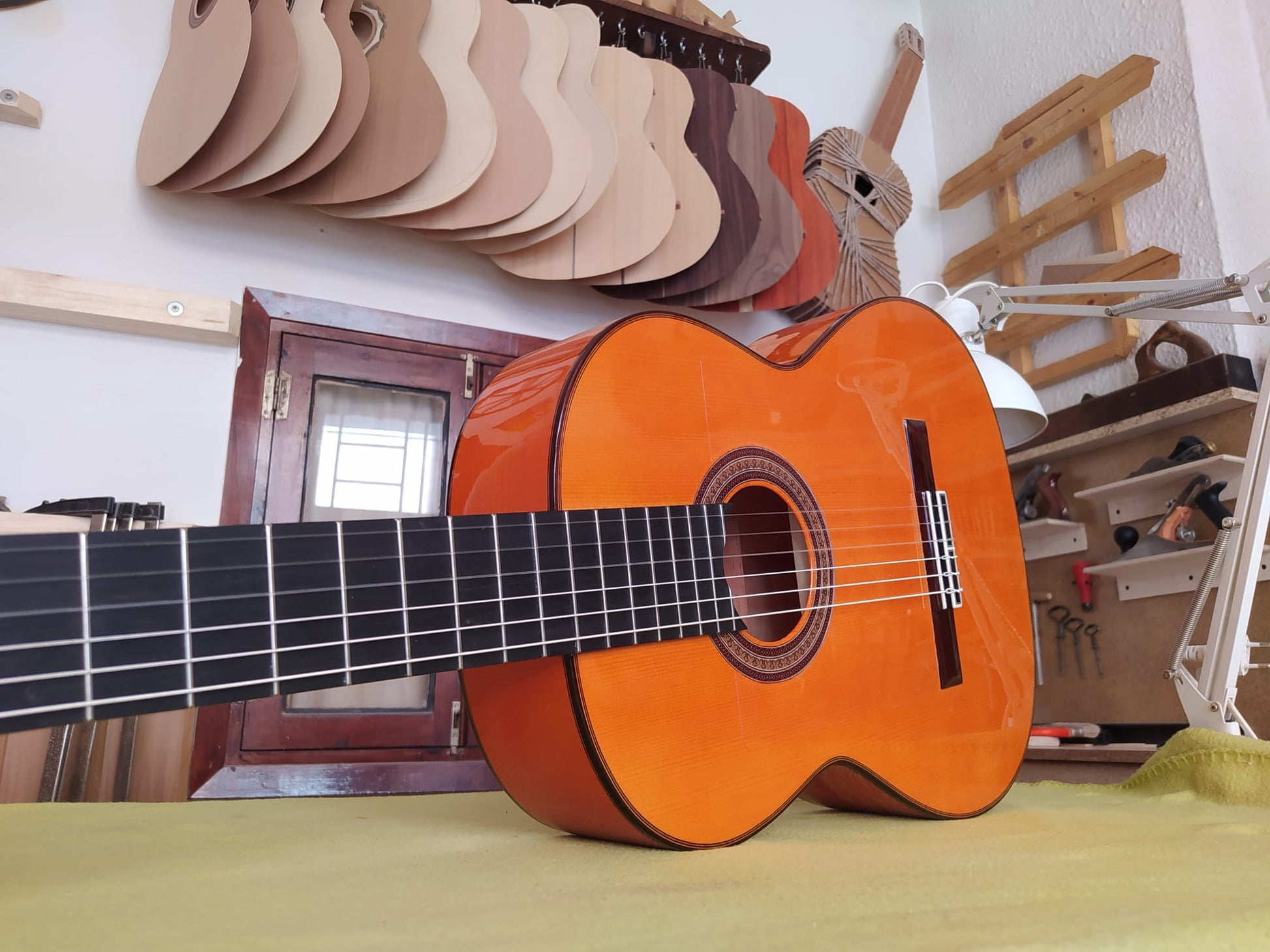 GUITARRA FLAMENCA CARAMELO PINO ABETO