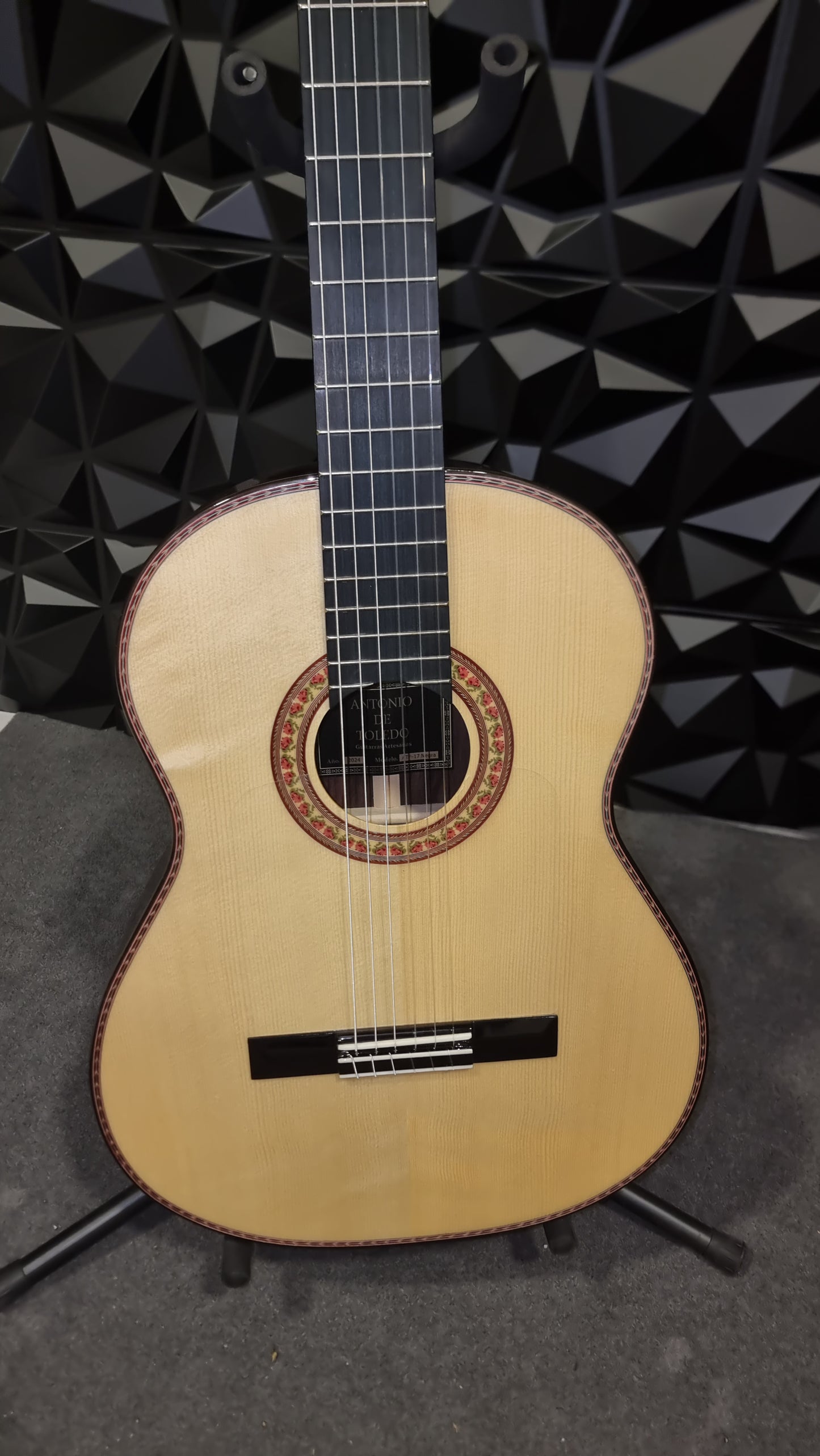 Guitarra Flamenca Antonio De Toledo F17 palo santo ATF-17N con previo 0s1